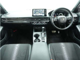 ◆視界広々で非常に運転しやすくロングドライブでも疲れを感じさせないすっきりとまとまったインパネ周りです。