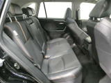ゆとりある広々とした車内空間は、ドライブを始め買い物やレジャーなど、幅広く活躍します。一人でもみんなとでもお出かけを楽しみましょう!