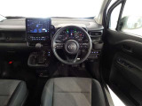 視界良好、操作しやすい運転席です。