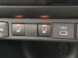 運転席、助手席にはシートヒーターが付いています。最近の冬場は例年よりも寒くなっています。。。シートヒーターがあるとないとじゃ大違い!ぜひお試しあれ!