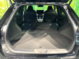 【パワーバックドア】スマートキーや運転席のボタンを押すだけでリアゲートが自動で開閉します!荷物を持っている時や、高い位置にあるバックドアを閉める際に便利な機能です♪