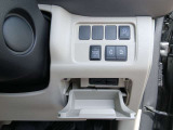 スライドドア操作スイッチとETC車載器を装備しております。
