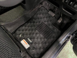 嬉しい純正フロアマット付き♪ 状態も良好です(^^♪