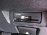 『ETC2.0』を装着しています♪♪ 有料道路での料金所の手間を省いて運転に集中できます♪♪ 車から離れる時はカードの抜き取りをお忘れなく♪♪