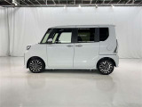 両側パワースライドドア付きだから、狭い駐車スペースなどでの 乗り降りラクラク!小さなお子さまのいるご家庭には嬉しい装備。