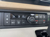 オートエアコン装備!車内を快適に保ちます!