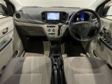 視野も良く、運転しやすいコックピットです。