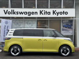 後席にはダークティンテッドガラスを採用。陽射しを抑えると共にプライバシーを確保、室内の快適さや安心感を高めます.