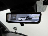 バックミラーに後方のカメラ映像をリアルタイムで映し出す、デジタルインナーミラーを搭載!乗員や荷物、ヘッドレストなど車内の状況に干渉されずにクリアな視界を確保できます♪