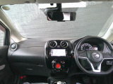 インパネ周りのお写真です。 視界が広く運転がしやすくなっております