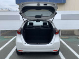 ホンダの新車も全て取り扱っております。ホンダの整備士がいるサービス工場も併設しているので、点検、整備、車検、全てお任せ下さい。店内は落ち着いたショールームにキッズスペースもございます。