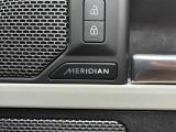 【MERIDIANサウンドシステム】精密なデジタル技術を用いて、車内で臨場感あふれるオーディオ体験を提供します。澄み渡った高音から迫力ある重低音まで鮮やかに再生します。