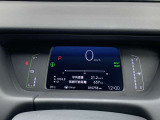 視認性に優れたスピードメーター。