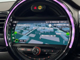 ●純正ナビ:一体感のあるナビは、高級感ある車内を演出してくれます。オーディオ機能も充実しておりますので、運転もより楽しめます♪