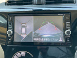 車を上方から見下ろした様に確認する事が出来るアラウンドビューモニタが装備されています。車全体を確認する事が出来ますので縦列駐車や狭い駐車スペース等で安心して頂けます。