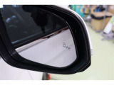 BSM搭載。バック出庫の際に左右から接近する車両を検知警告するRCTA。RCDも搭載。さらに、ドアを開ける際に後方からの接近車両との衝突の可能性がある場合警告するSEAも搭載しています。