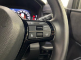 【HondaSENSING】クルーズコントロールの設定や車間距離設定、レーンキープなどステアリング部で操作が出来ます。