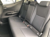 【後部座席】も当然、綺麗・清潔に仕上げております。内装の綺麗なお車は気持ちが良いですし、コンディションのいい車が多いです。オススメの1台です。