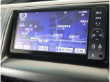 純正ナビを装備。タッチパネル式で使いやすく、お出かけもラクラクです。