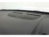 【harman/kardon】世界のオーディオファン垂涎のプレミアムサウンドシステムを搭載。原音に近い音場空間を忠実に再現。乗る人すべてに最良の音響体験を提供します。