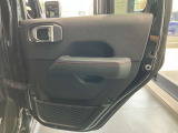 運転席後ろドアパネルです。