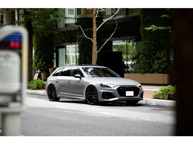アウディ RS4アバント 
