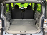 積み下ろしのしやすいデッキにはたっぷりと荷物を積み込んでいただけます。遊びから仕事まで、様々なシーンで頼れます♪