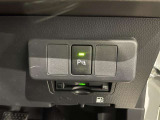 障害物に近づくと、警告音(ピーピー音)やディスプレイ表示で運転者に知らせ、安全な駐車をサポートします。
