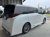 お車の見学に疲れたときは、併設のカフェでちょっと一息。。。ワンちゃんと一緒に、当店の挽きたてコーヒーをお召し上がりください。