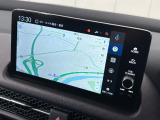 ホンダ独自のインターナビを装備しております!よりリアルタイムの交通渋滞情報を取得できたりとドライブが快適になりますよ♪