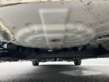 下廻りもとてもキレイな状態です、長くお乗り頂けるよう弊社はサビ腐食のない車両を厳選仕入れしています!