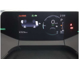 スタイリッシュなデザインのインパネ。各操作スイッチは使いやすい位置に配置されてます。