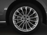 アウディ認定中古車の延長保証制度はお客様のご希望により、有償にて一年間延長することが可能です。 アウディの安心なカーライフをお約束します。  ※料金など詳細は販売店にお問い合わせください。