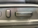 【パワーシート】スイッチ一つで簡単にシートの微調整が可能!電動だから力もいりません!快適なシートポジションにセットして、快適なドライブをお楽しみください。