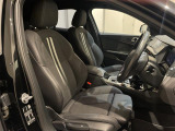 ◆LIBERALAは、輸入車選びの新たなスタイルを提案するインポート・セレクト・ブランドです。オーナー様となる方がクルマから直接感じる感性を第一にした、最良の一台との出会いをコーディネートいたします。