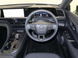 ハンドル周りです。運転している間、長く触れているものだから手に馴染むハンドルがいいですよね♪握ると欲しくなっちゃいますよ(^_-)-☆