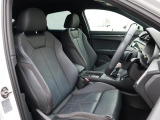 Audi車はどの車種も全てレザーハンドルです。そこにはAudiのこだわりがあり質感の高いレザーでしっかりと手に馴染み、高級感を演出します。