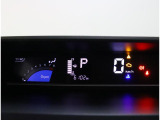 視認性に優れたメーターで、夜間走行も安心して運転できます!マルチインフォメ―ションディスプレイには車両情報を表示!メーター内の光度調整機能も付いております!