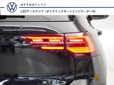 【テクノロジーパッケージ】流れるリヤウィンカーを特別装備。スタイリッシュと高級感を演出します。