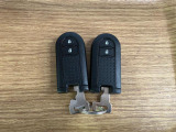 【スマートキー】 スマートキーを携帯していれば、ドアハンドルのボタンを押すだけでロックの解除ができます。
