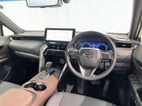 運転席まわりです。 各操作スイッチは使いやすい位置に配置されてます。