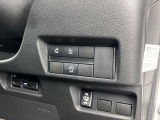 乗り降り便利な両側パワースライドドア付き!