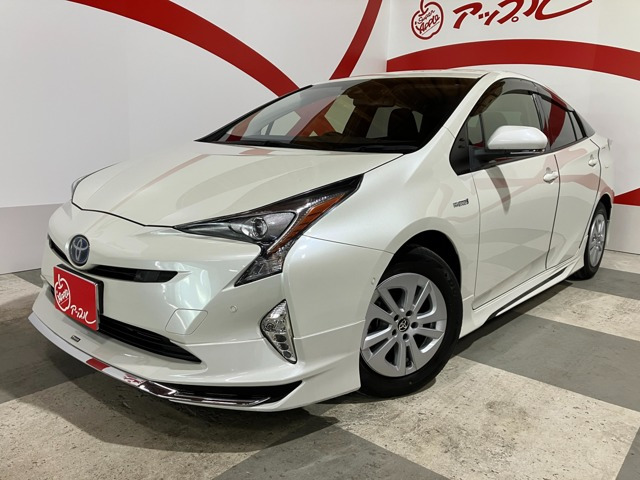 プリウス 1.8 S セーフティ プラス E-Four 4WD 