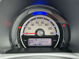 【走行距離 22,656km!】 視認性の良いメーターパネルデザインです。ディスプレイに各種の情報、設定画面が見やすく表示されます。