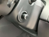 【電動ステアリングコラム】シートメモリーと合わせて使用すると複数人運転する場合は、お好きなポジションを記憶する事ができます。細かな調節も可能なため、快適な運転が楽しめます。
