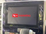 【純正ナビ】人気の純正ナビを装備しております。ナビの使いやすさはもちろん、オーディオ機能も充実!キャンプや旅行はもちろん、通勤や買い物など普段のドライブも楽しくなるはず♪