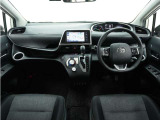 ◆視界広々で非常に運転しやすくロングドライブでも疲れを感じさせないすっきりとまとまったインパネ周りです。