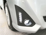 フォグランプ装備 暗い夜道の車両前方を明るく照らします