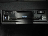 運転席お膝元にETCカード挿入口がございます。