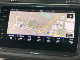 タッチスクリーンを採用。従来のナビゲーションシステムの域を超える、車両を総合的に管理するインフォテイメントシステムです。